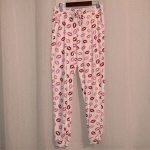 If it were me. M White Pink Red Kisses Valentine’s Super Soft Classic Jogger PJ